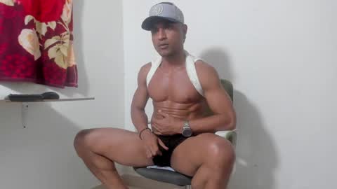Snapshot of maik_alen chatting on June 16, 11:18 pm . Maik Alen . online show from June 16, 11:18 pm