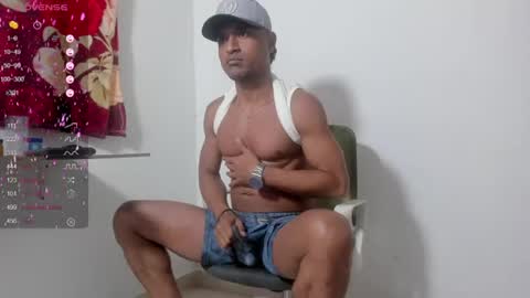 Snapshot of maik_alen chatting on June 17, 11:34 am . Maik Alen . online show from June 17, 11:34 am