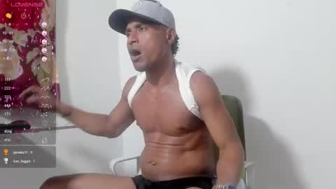 Snapshot of maik_alen chatting on June 25, 2:55 am . Maik Alen . online show from June 25, 2:55 am