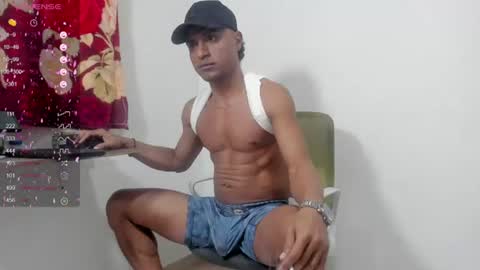 Snapshot of maik_alen chatting on July 19, 2:43 pm . Maik Alen . online show from July 19, 2:43 pm
