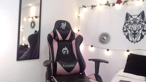 Maiky Cooper online show from February 8, 4:25 am