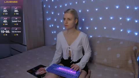 Your kitty online show from April 28, 3:39 pm