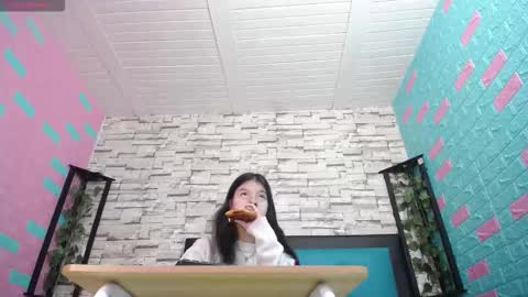 Snapshot of maily_can chatting on September 22, 12:29 pm MAILY CAN online show from September 22, 12:29 pm