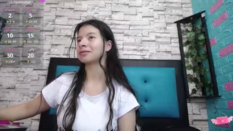 Snapshot of maily_can chatting on October 1, 12:44 pm MAILY CAN online show from October 1, 12:44 pm