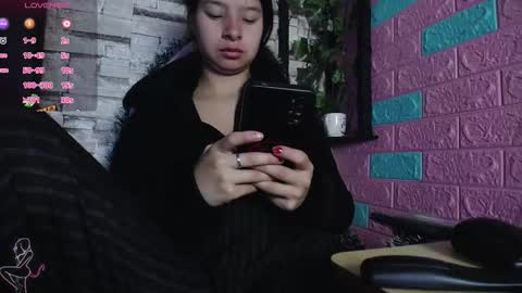  MAILY CAN  online show from December 18, 12:33 pm