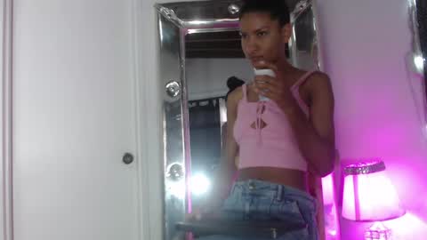 mailyn_gold online show from April 29, 11:58 am