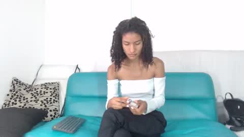 mailyn_gold online show from July 2, 12:00 pm