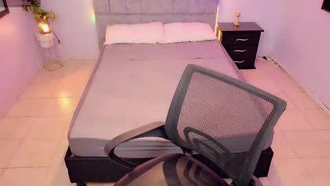 Snapshot of maite_stone1 chatting on December 2, 3:23 am MAITE STONE1 online show from December 2, 3:23 am