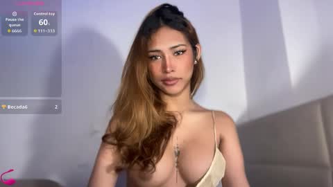 Snapshot of majestic_princesslei chatting on June 3, 2:14 am Lei online show from June 3, 2:14 am