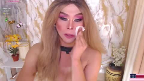 Snapshot of majestictrannycockx chatting on February 9, 5:22 am Epitome of Goddess MISS EMERALD online show from February 9, 5:22 am