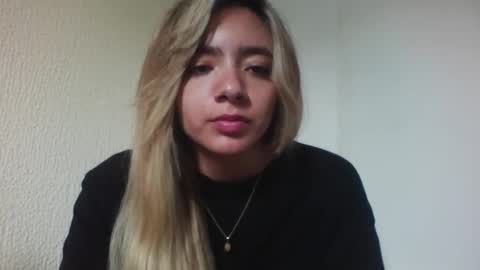 majo_gomezz online show from December 2, 4:24 pm