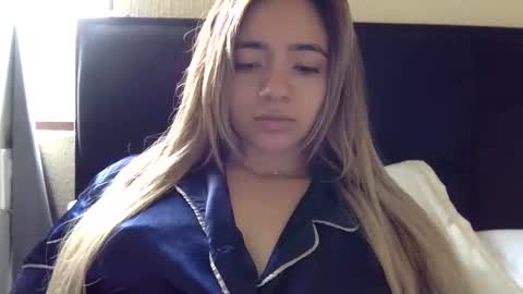 majo_gomezz online show from April 24, 5:26 pm