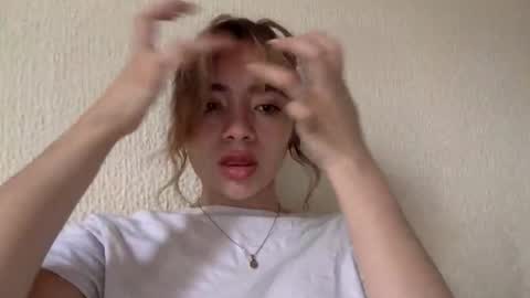 majo_gomezz online show from May 1, 9:30 pm