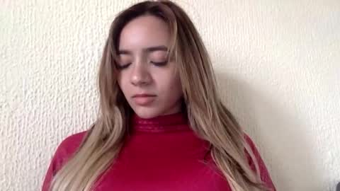Snapshot of majo_gomezz chatting on May 7, 7:41 pm majo_gomezz online show from May 7, 7:41 pm