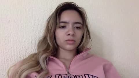 Snapshot of majo_gomezz chatting on May 12, 12:08 am majo_gomezz online show from May 12, 12:08 am