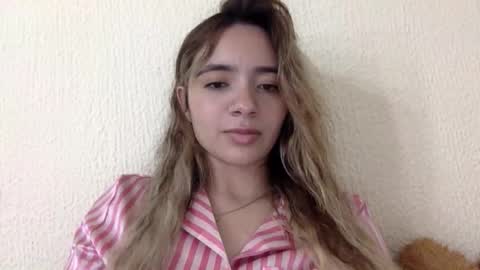 Snapshot of majo_gomezz chatting on May 14, 3:02 am majo_gomezz online show from May 14, 3:02 am