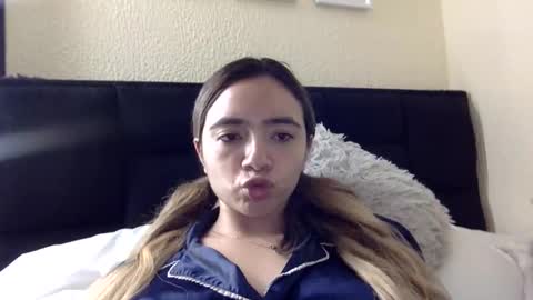 Snapshot of majo_gomezz chatting on May 19, 3:35 am majo_gomezz online show from May 19, 3:35 am