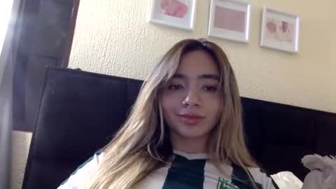 Snapshot of majo_gomezz chatting on June 3, 4:26 am majo_gomezz online show from June 3, 4:26 am