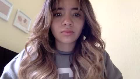 Snapshot of majo_gomezz chatting on June 7, 2:32 pm majo_gomezz online show from June 7, 2:32 pm