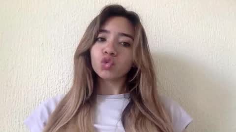 Snapshot of majo_gomezz chatting on June 10, 4:50 pm majo_gomezz online show from June 10, 4:50 pm