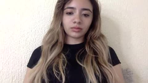 Snapshot of majo_gomezz chatting on June 13, 4:21 am majo_gomezz online show from June 13, 4:21 am