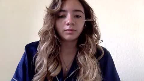 Snapshot of majo_gomezz chatting on June 25, 4:00 pm majo_gomezz online show from June 25, 4:00 pm