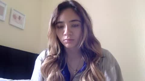 Snapshot of majo_gomezz chatting on June 27, 4:23 pm majo_gomezz online show from June 27, 4:23 pm