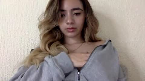 Snapshot of majo_gomezz chatting on July 14, 2:05 am majo_gomezz online show from July 14, 2:05 am