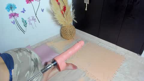 Snapshot of majosworld_21 chatting on September 14, 6:51 pm majosworld_21 online show from September 14, 6:51 pm