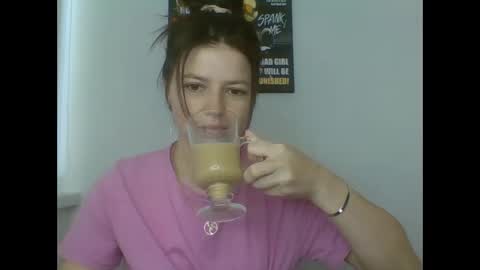 Snapshot of make_mesmile chatting on June 5, 6:20 am make_mesmile online show from June 5, 6:20 am