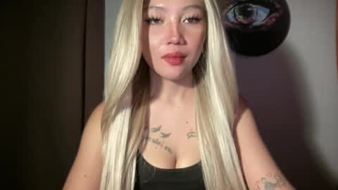 Snapshot of makemesquirt_xxx chatting on June 8, 11:16 pm KEANA online show from June 8, 11:16 pm