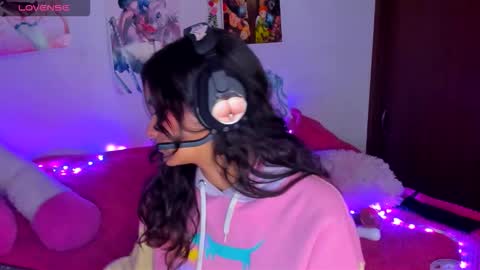 Snapshot of maki_sins chatting on September 19, 5:42 am Maki Sins online show from September 19, 5:42 am