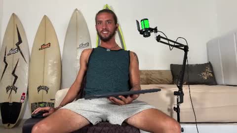 Mack  Makingmoans Twitter online show from June 19, 11:03 am