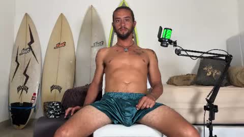 Mack  Makingmoans Twitter online show from June 24, 5:17 am