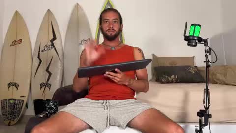 Mack  Makingmoans Twitter online show from June 26, 1:10 am