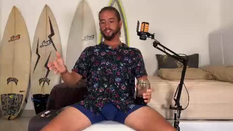 Mack  Makingmoans Twitter online show from July 1, 12:45 am