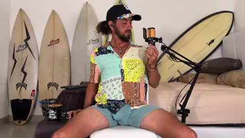 Mack  Makingmoans Twitter online show from July 4, 1:34 am