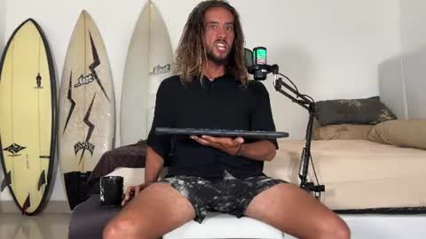 Mack  Makingmoans Twitter online show from July 11, 12:35 am