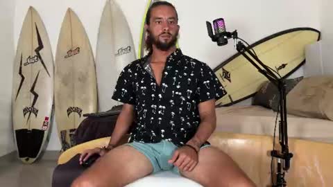 Mack  Makingmoans Twitter online show from August 1, 3:06 am