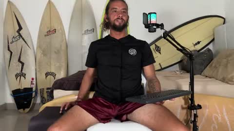 Mack  Makingmoans Twitter online show from August 3, 1:05 pm