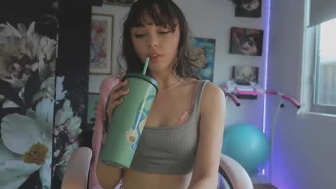 MakiyahBelle online show from May 7, 6:41 am
