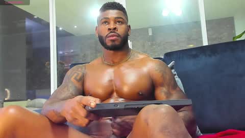 Snapshot of makonneen chatting on December 15, 2:30 am Makonnen online show from December 15, 2:30 am