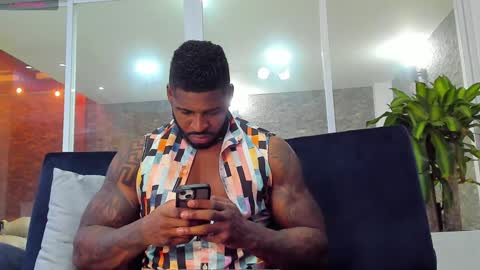 Snapshot of makonneen chatting on December 20, 3:14 am Makonnen online show from December 20, 3:14 am