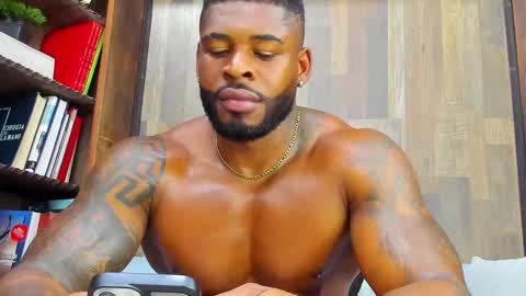 Snapshot of makonneen chatting on February 12, 4:33 am Makonnen online show from February 12, 4:33 am