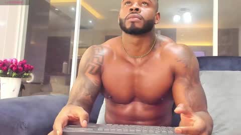 Snapshot of makonneen chatting on February 21, 8:51 am Makonnen online show from February 21, 8:51 am