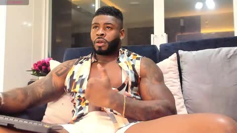 Snapshot of makonneen chatting on March 12, 2:20 am Makonnen online show from March 12, 2:20 am