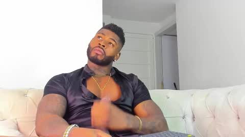 Snapshot of makonneen chatting on October 18, 11:05 pm Makonnen online show from October 18, 11:05 pm