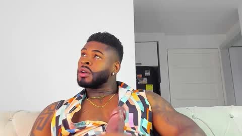 Snapshot of makonneen chatting on October 30, 9:37 pm Makonnen online show from October 30, 9:37 pm