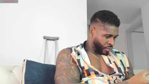 Snapshot of makonneen chatting on June 8, 10:32 pm Makonnen online show from June 8, 10:32 pm