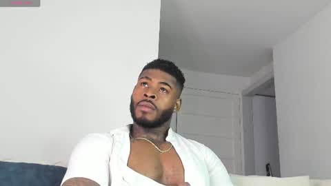 Snapshot of makonneen chatting on June 11, 2:33 am Makonnen online show from June 11, 2:33 am